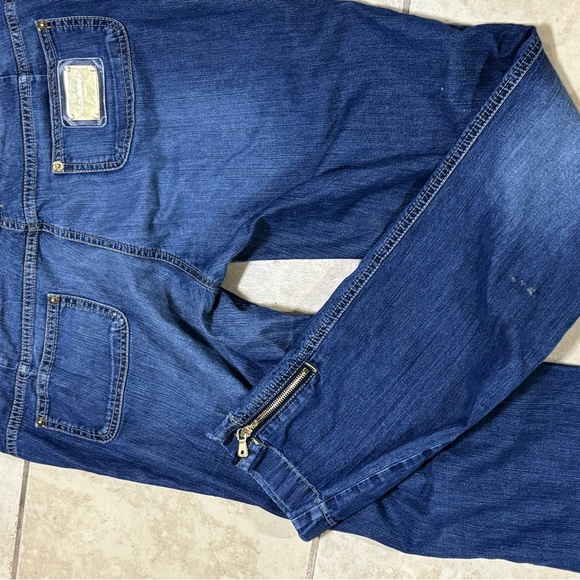 Women's Blue Jeans with Chain Detail - Picture 6 of 7